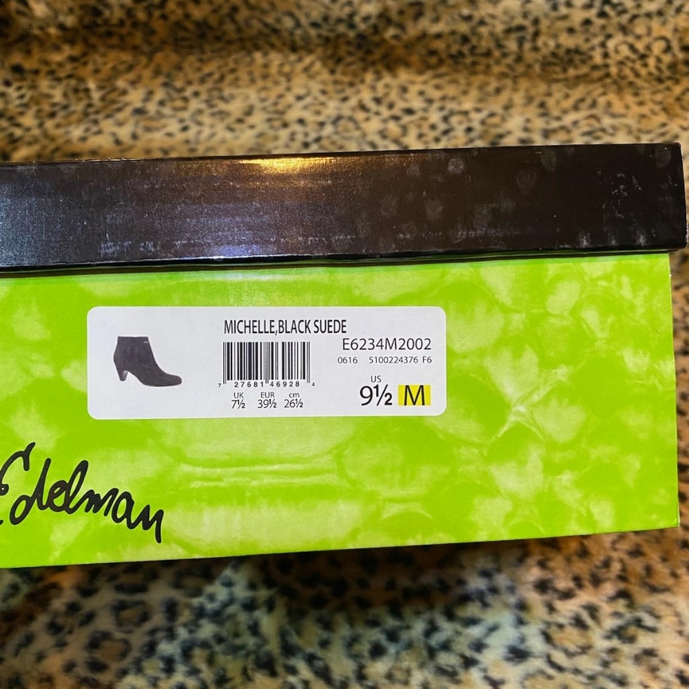 Sam Edelman black suede ankle boot - Picture 4 of 4